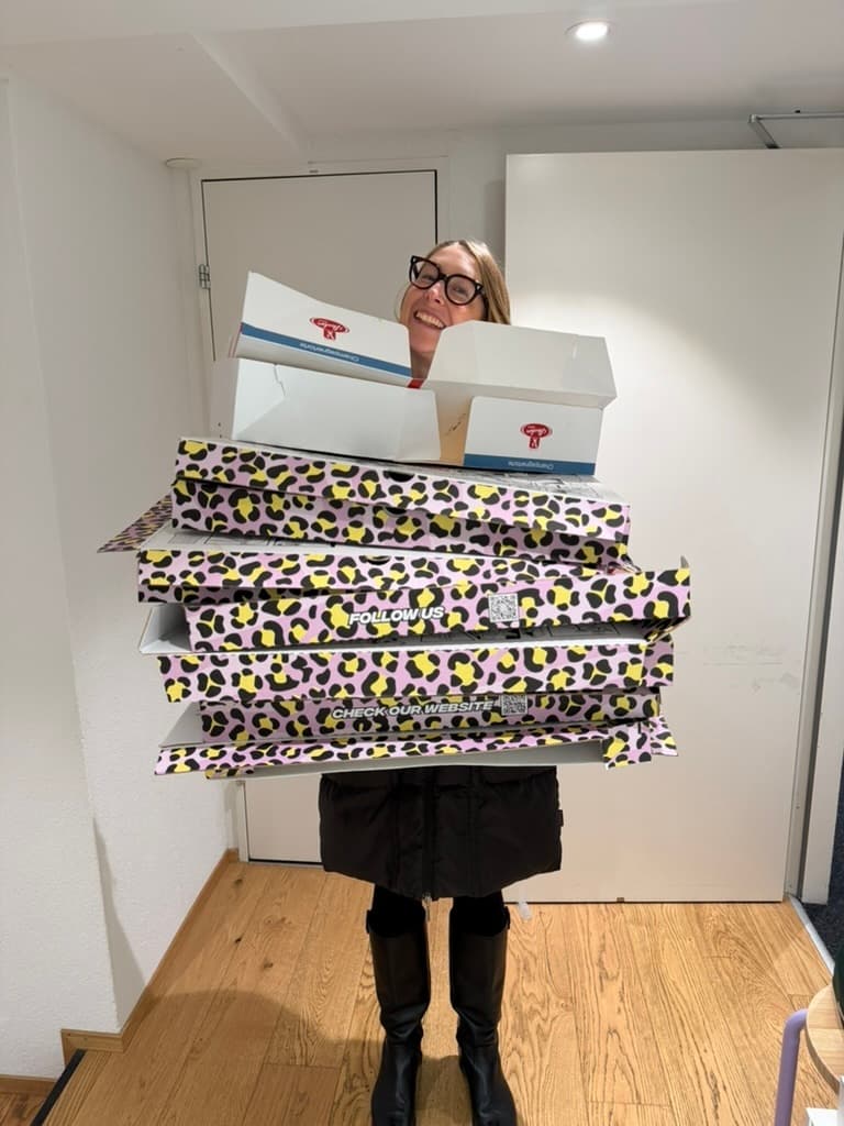 Kristin im neuen Büro