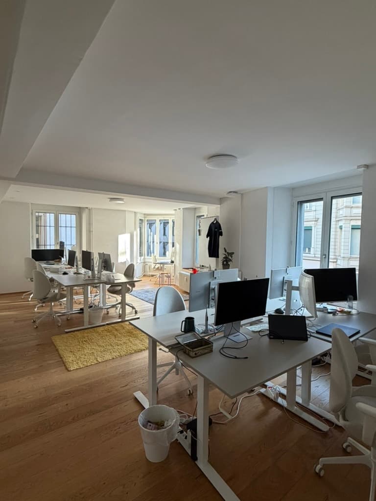Offener Arbeitsbereich im neuen Büro
